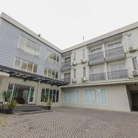 Reddoorz Plus At Riverside Malang Eksteriør bilde