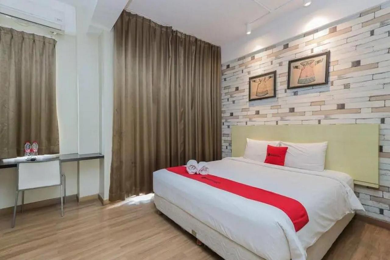 Reddoorz Plus At Riverside Malang Eksteriør bilde